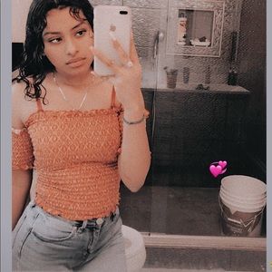 Meet your Posher, Mesly